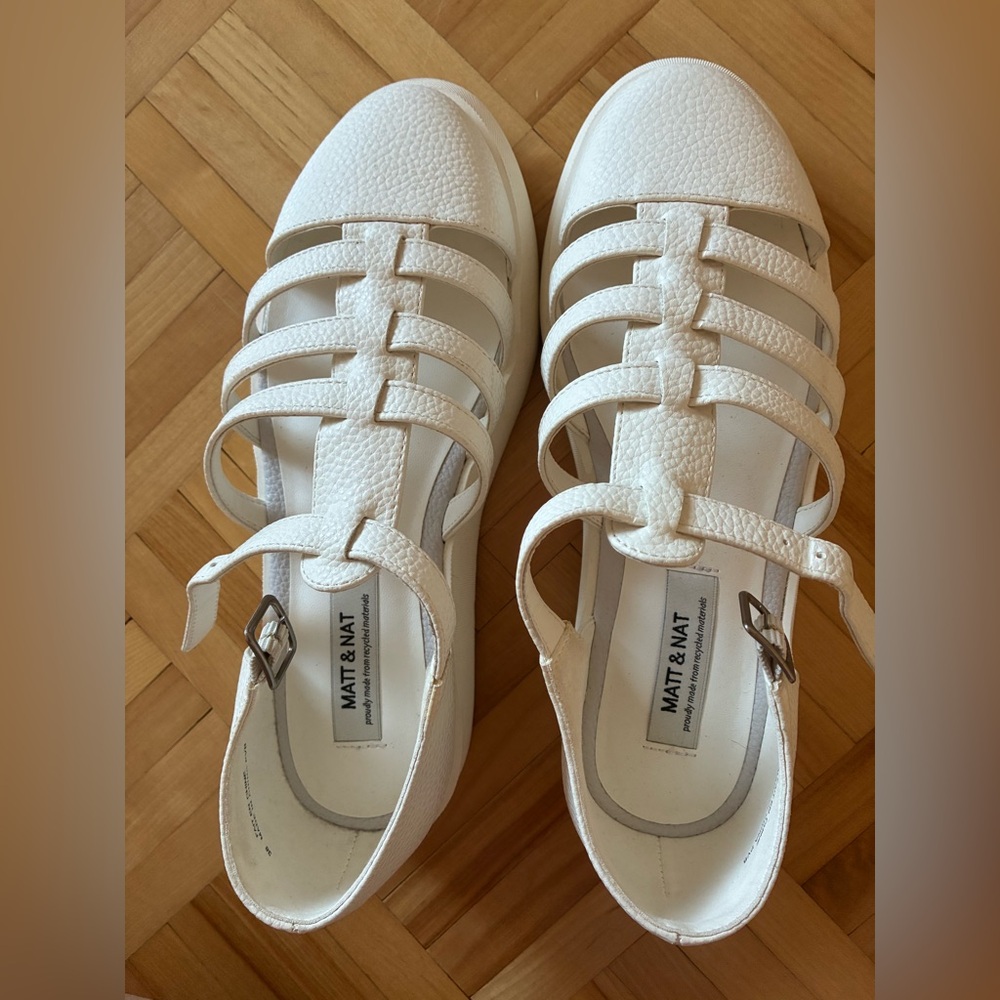 Matt & Nat Oriane white vegan sneaker sandals W38